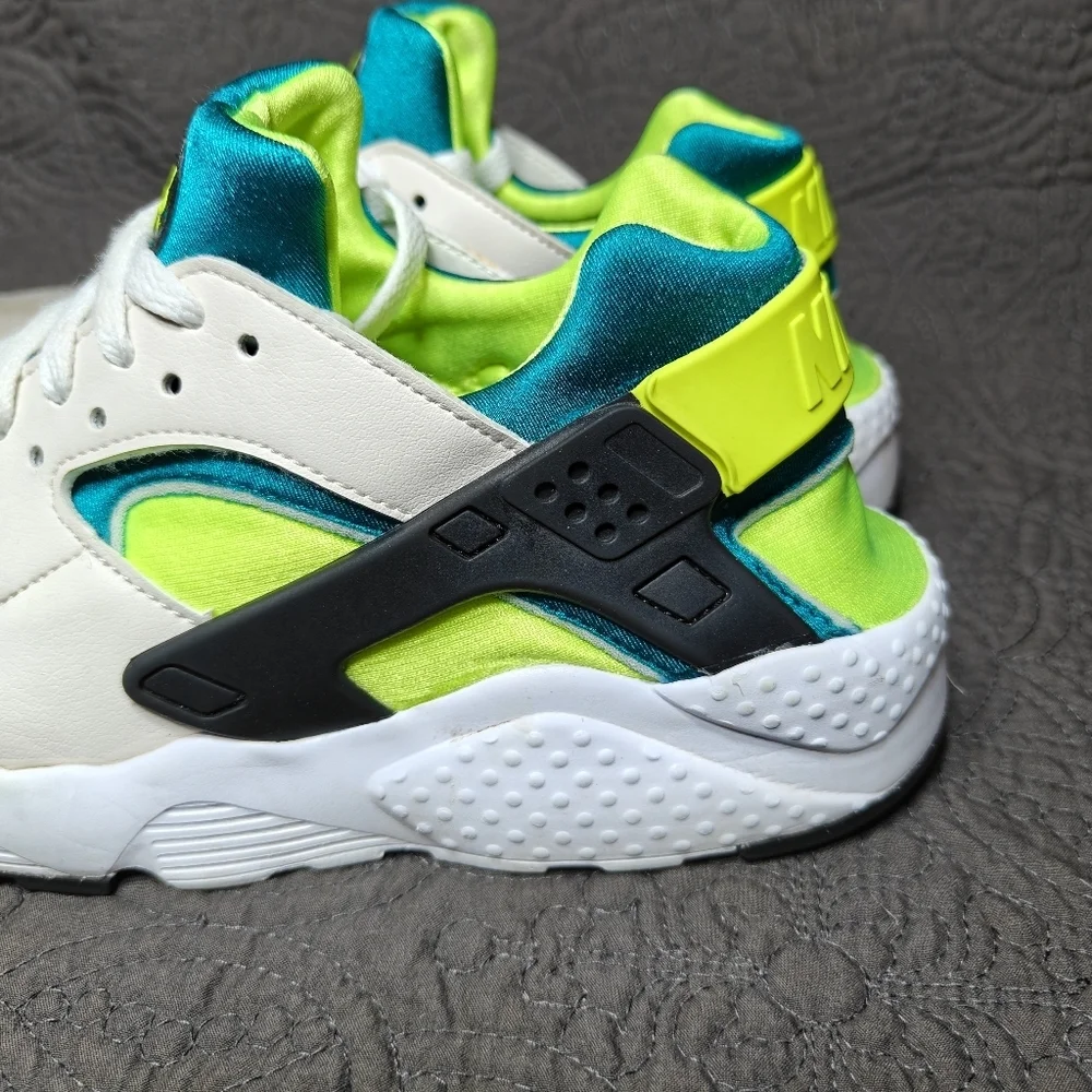 Nike Air Huarache Green White Gray Sneakers Men's Shoes Big Girl Youth Size 7Y